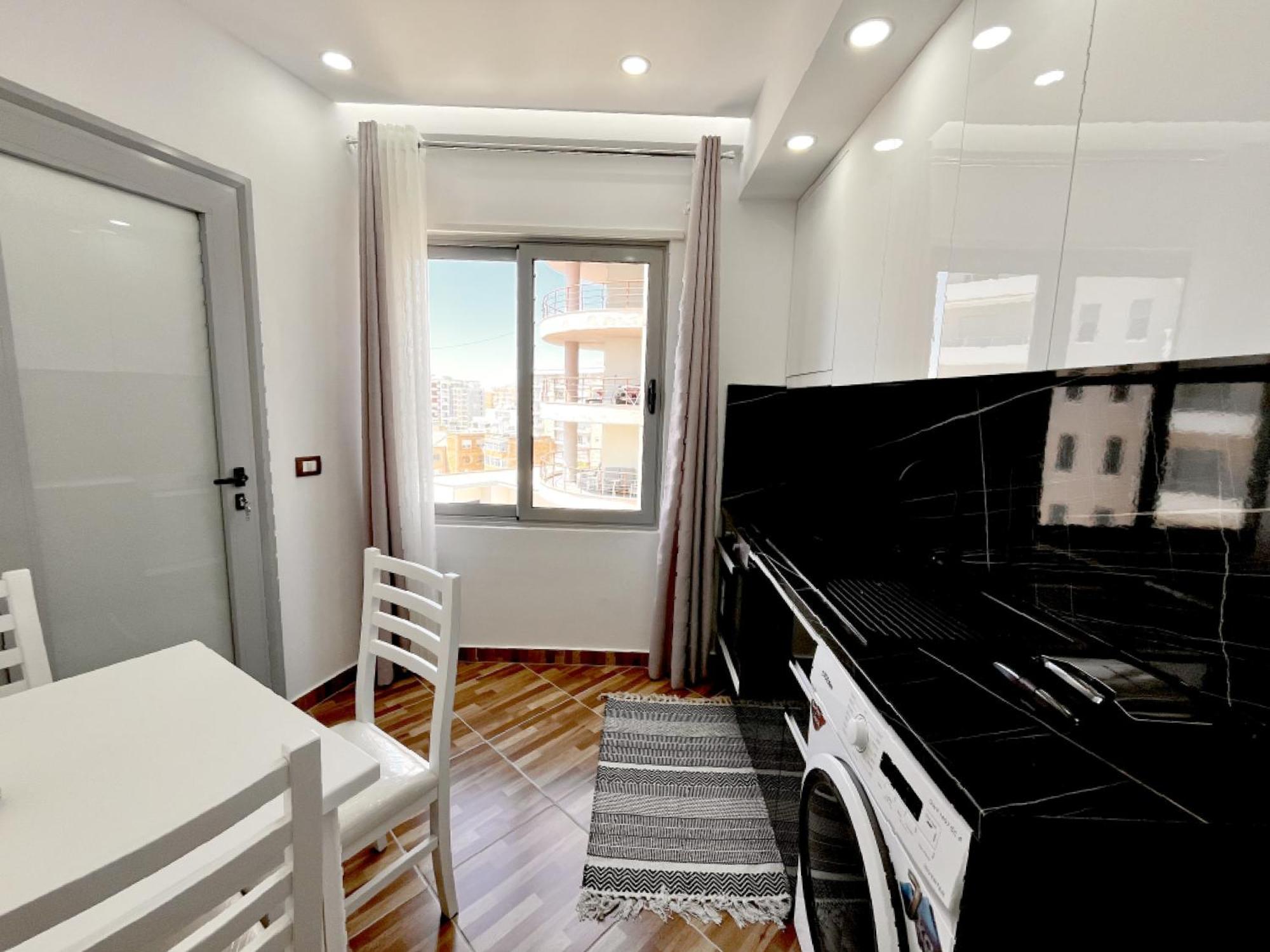 Kam Apartments In The City Center Vlore Exterior photo