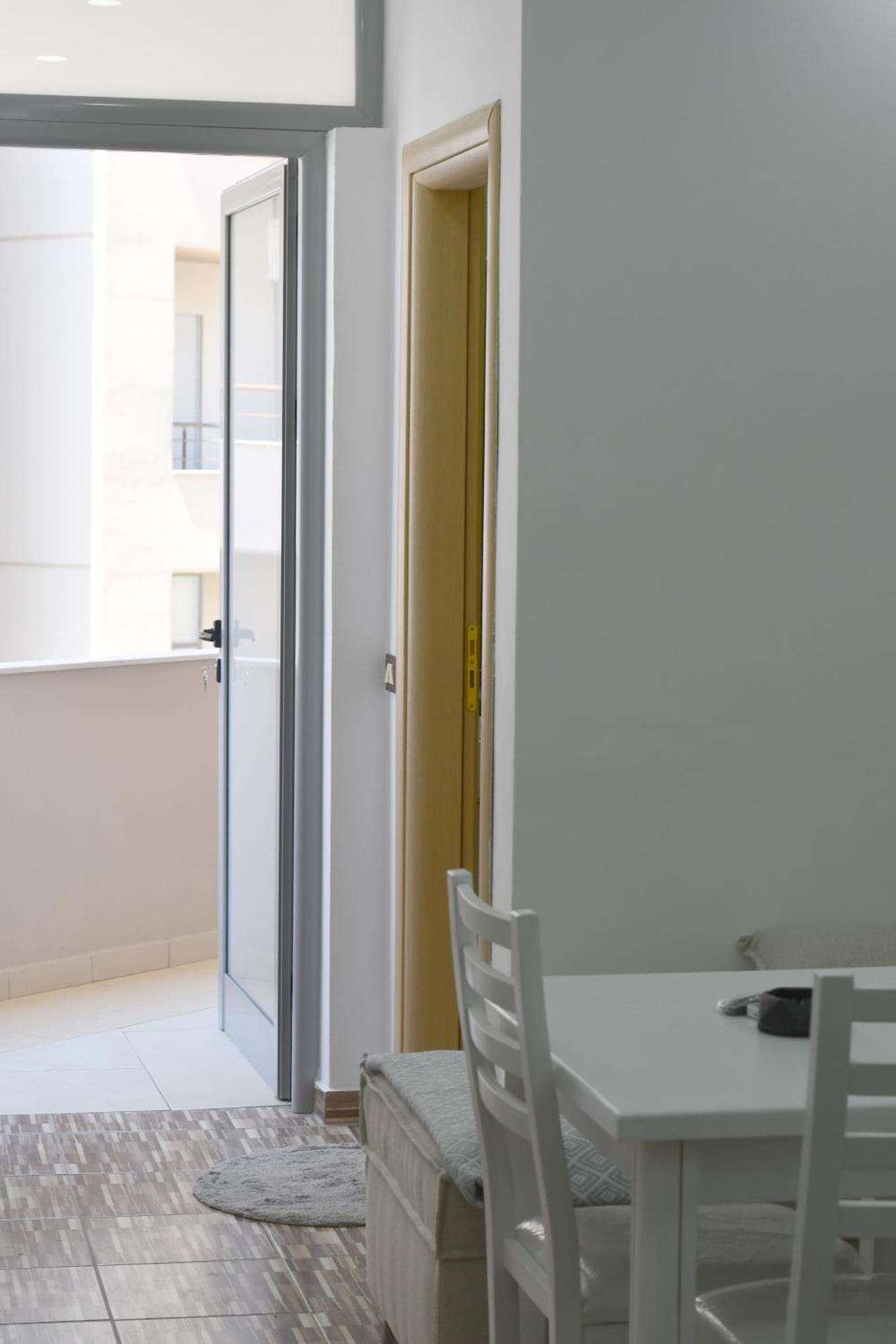 Kam Apartments In The City Center Vlore Exterior photo