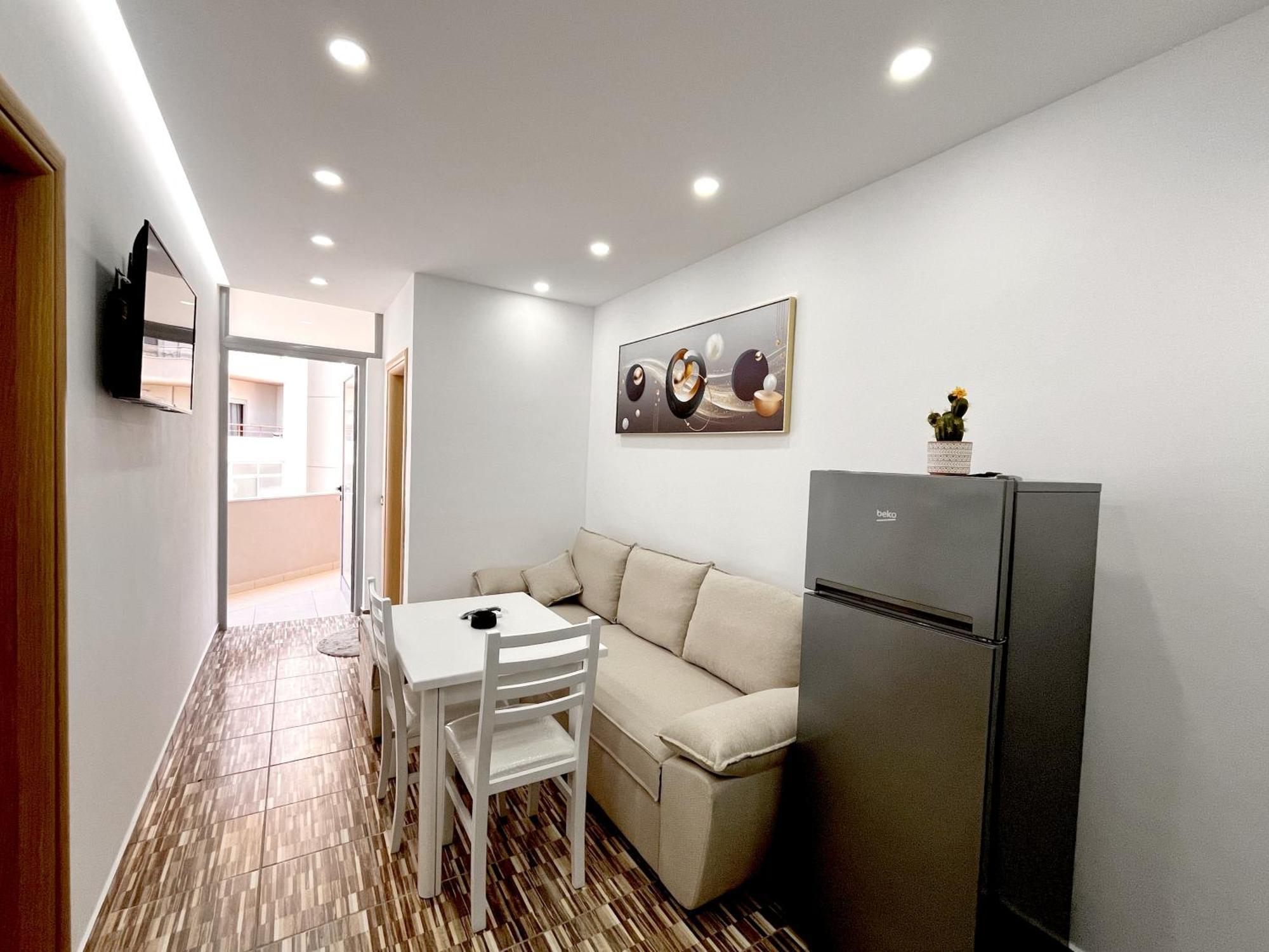 Kam Apartments In The City Center Vlore Exterior photo