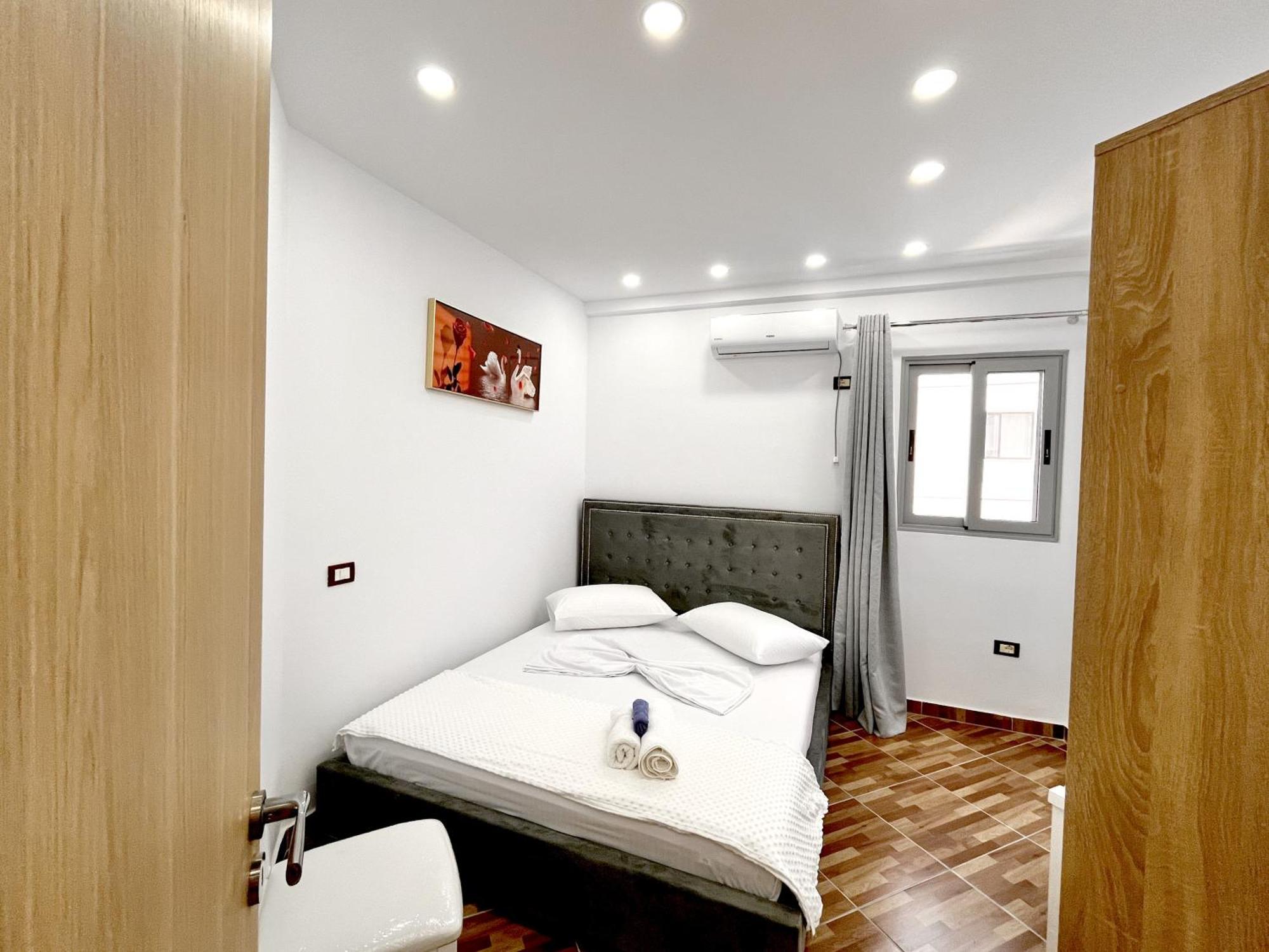 Kam Apartments In The City Center Vlore Exterior photo